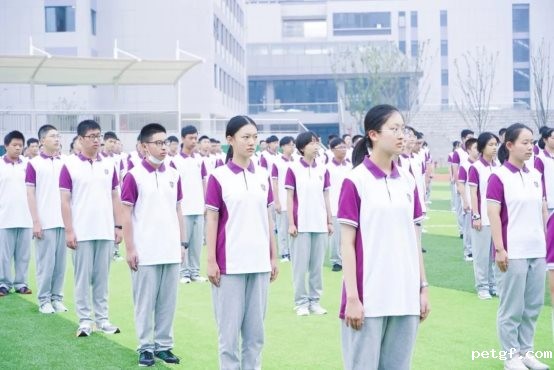 4da883689f06eb3f0ff933917da299a1