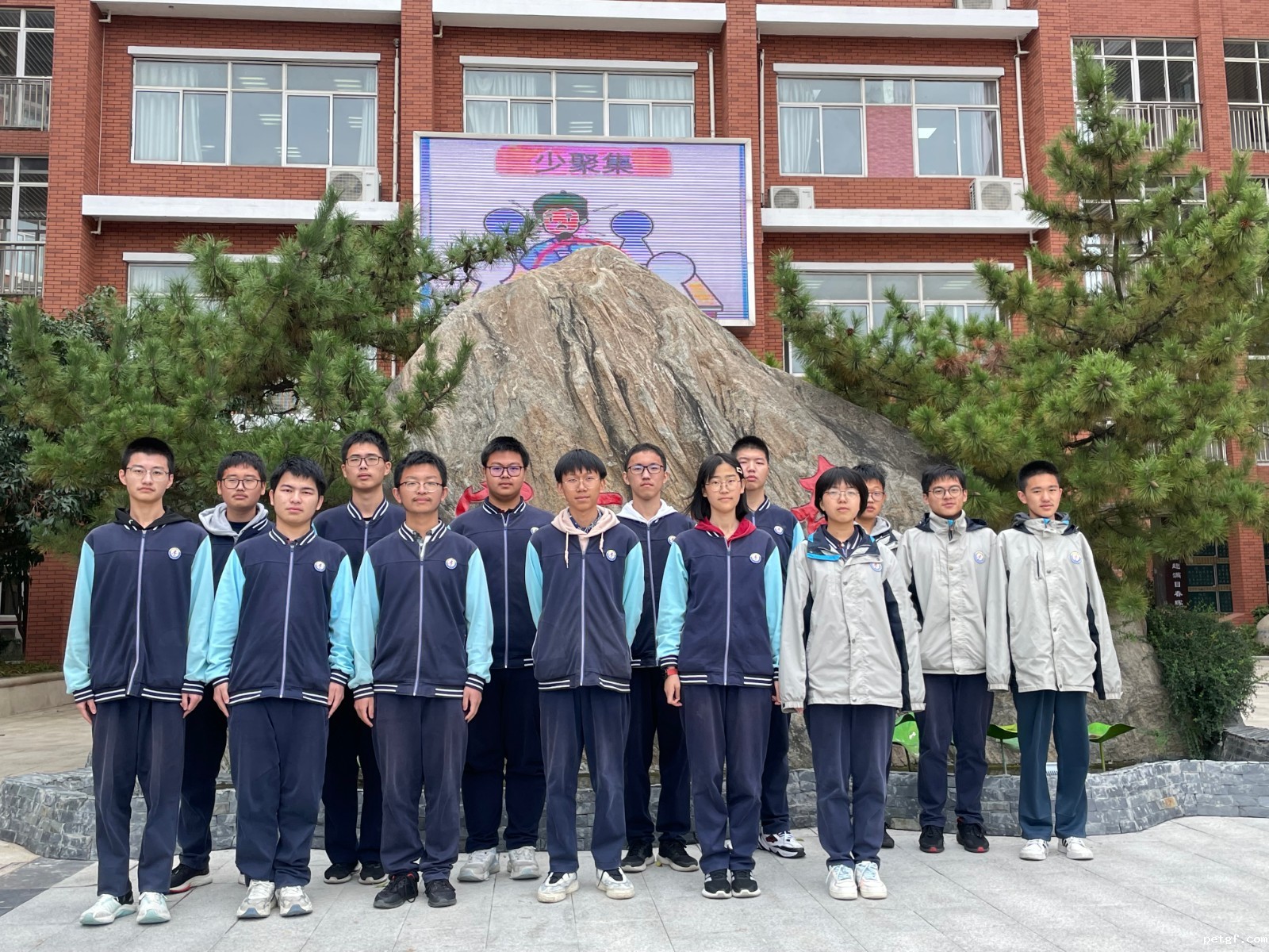 集体合影.jpg 集体合影.jpg
