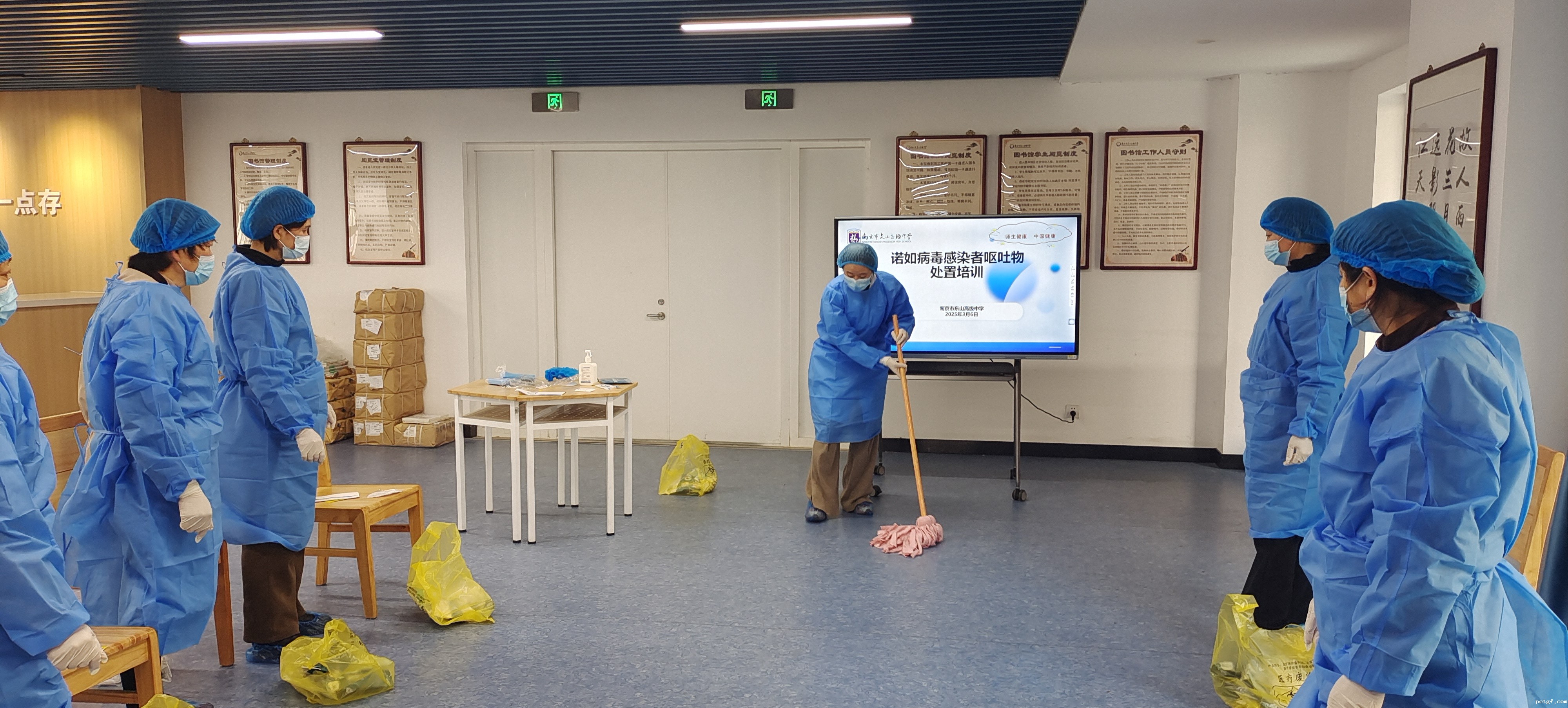 3D6EE181280651015929F67C640DED9B.jpg 3D6EE181280651015929F67C640DED9B.jpg